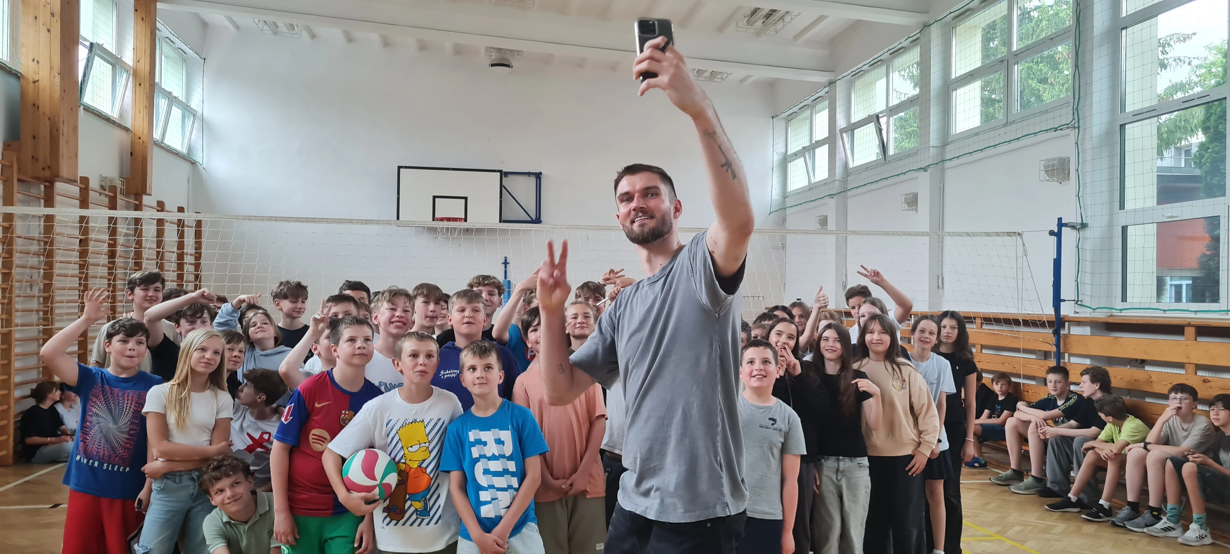Karol Kłos - siatkarz, reprezentant Polski - nasz były uczeń :) - zdjęcie 1