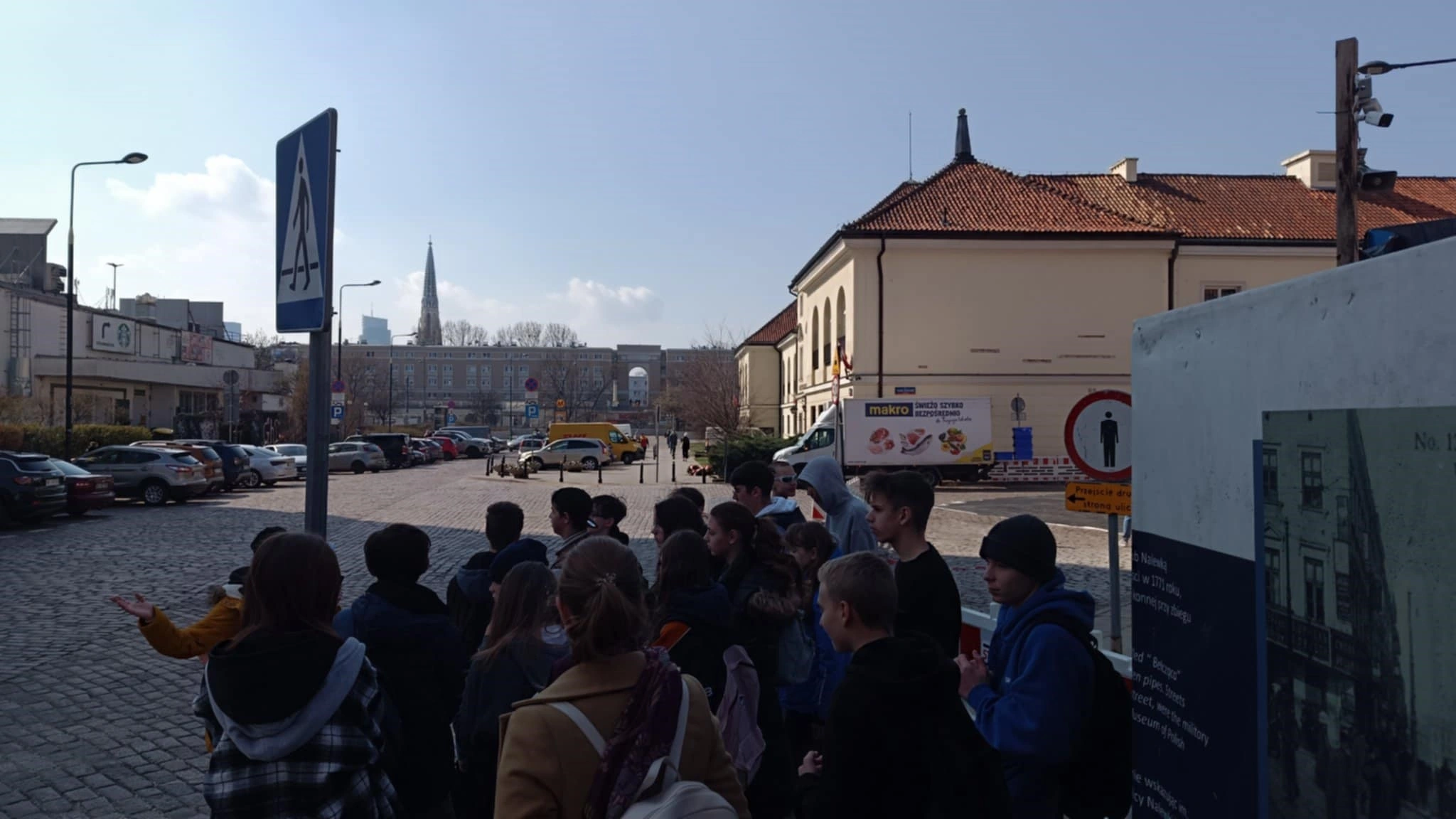 8 b - Wycieczka - Śladami bohaterów "Kamieni na szaniec" - zdjęcie 10